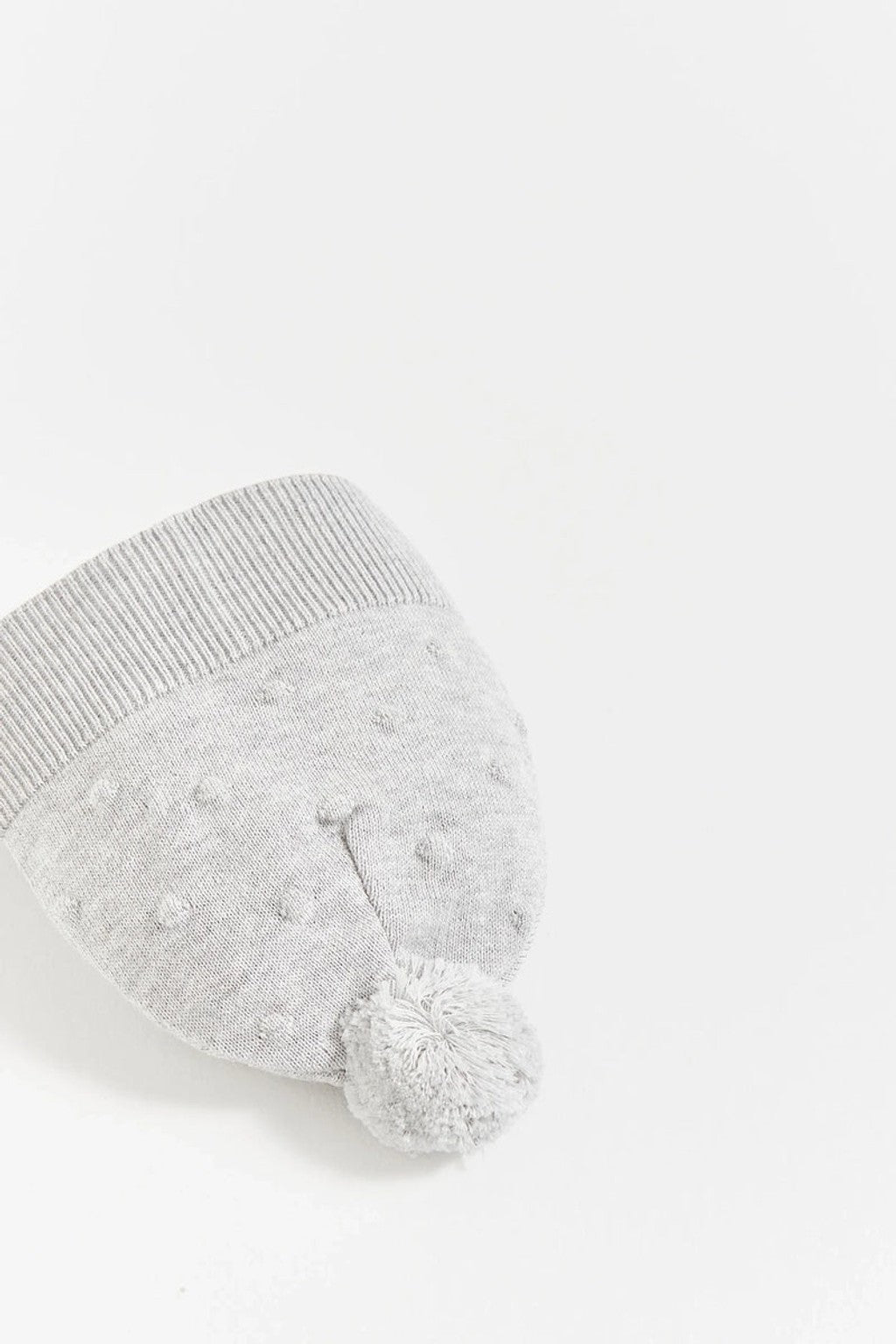Gorro tejido my first knit Gris