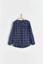 Cargar imagen en el visor de la galería, Beli Flannel T-Shirt
