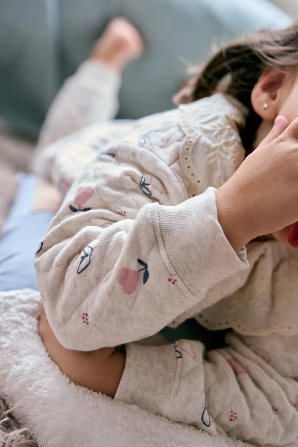 Buzo Pat Print Hearts