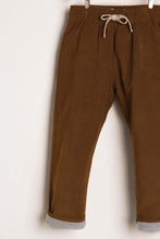 Cargar imagen en el visor de la galería, Pantalón John Corderoy
