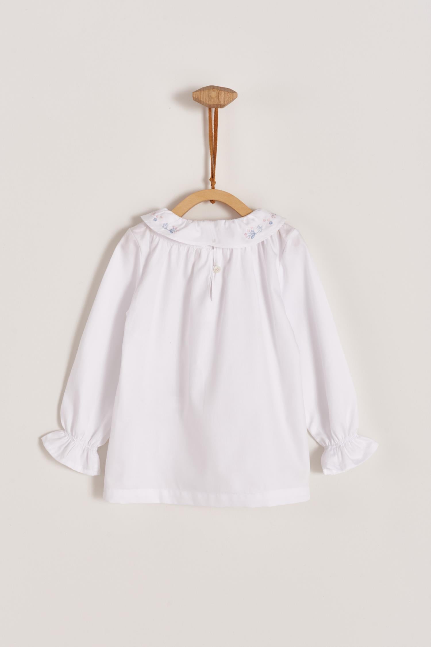 Blusa volado bordado