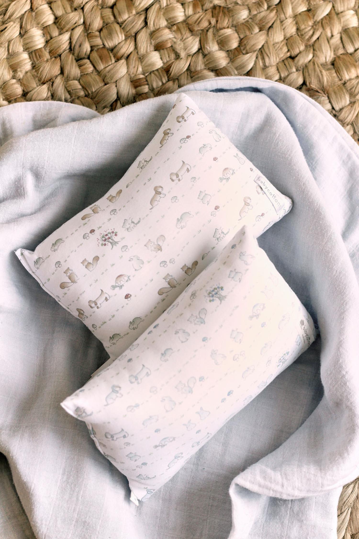 Almohada in the woods azul